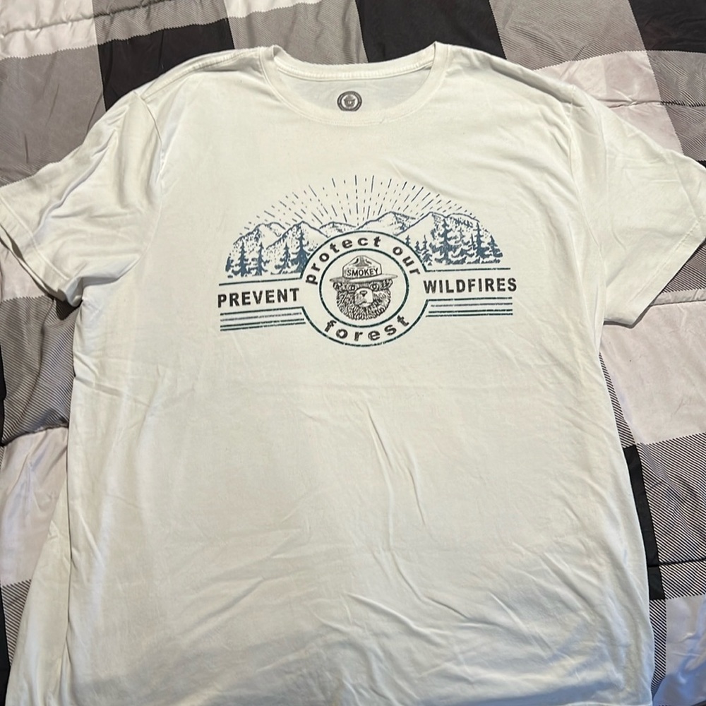 Smoky the bear T
